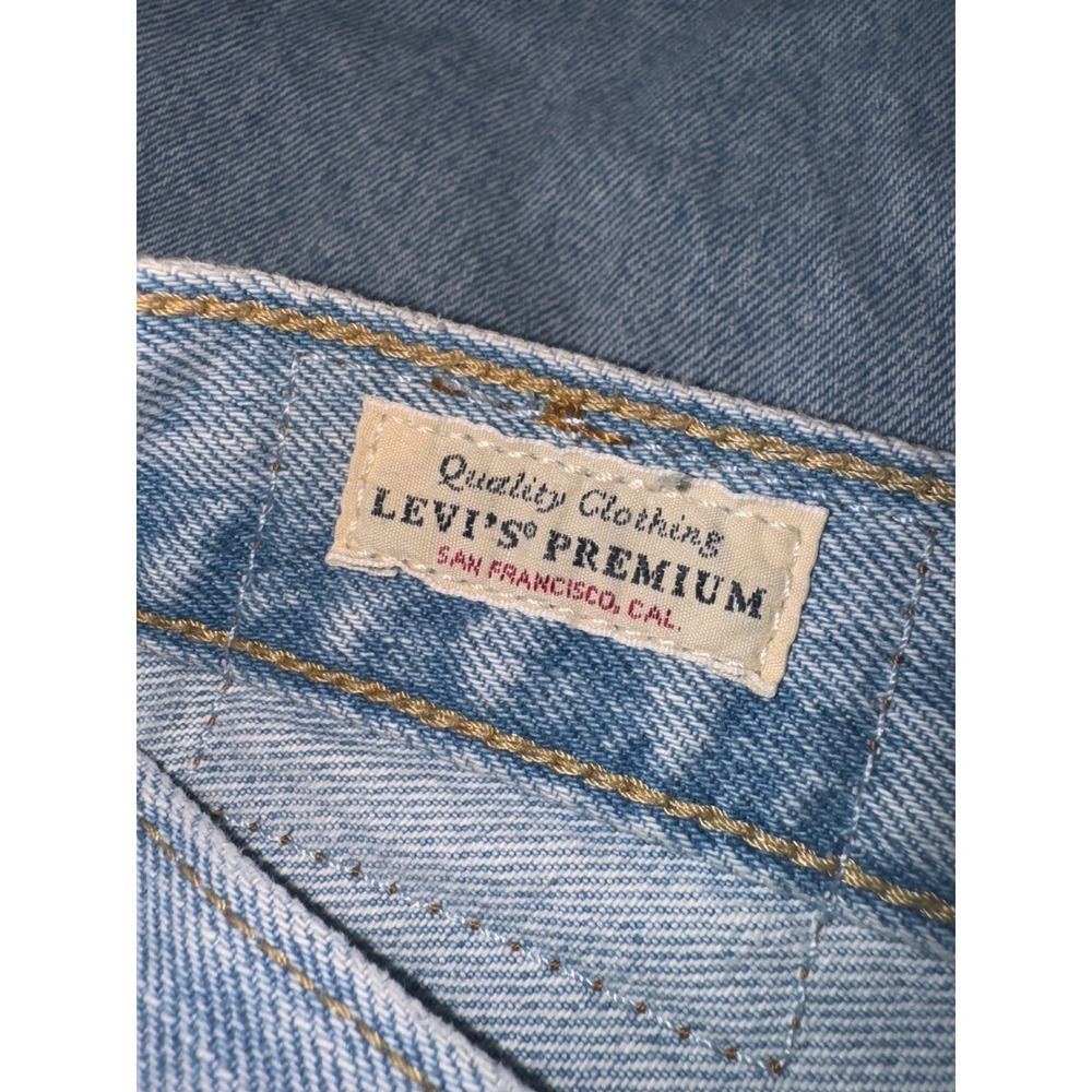Levi's Premium 501 boyfriend  Fit Light Wash Distressed Denim‎ Jeans Women's - Picture 5 of 10
